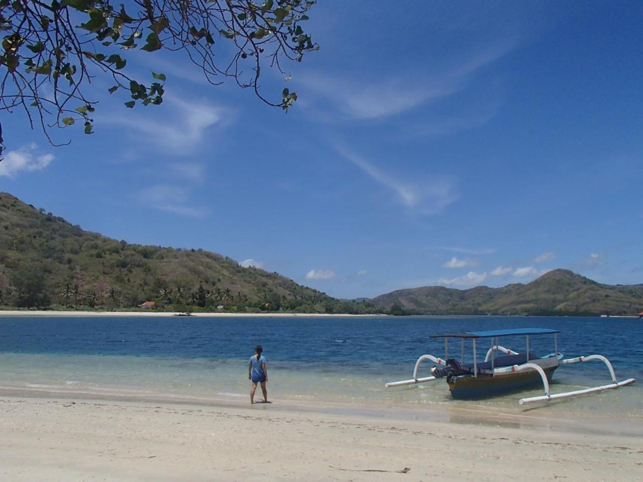 Alden Beach House Sekotong Bagian luar foto